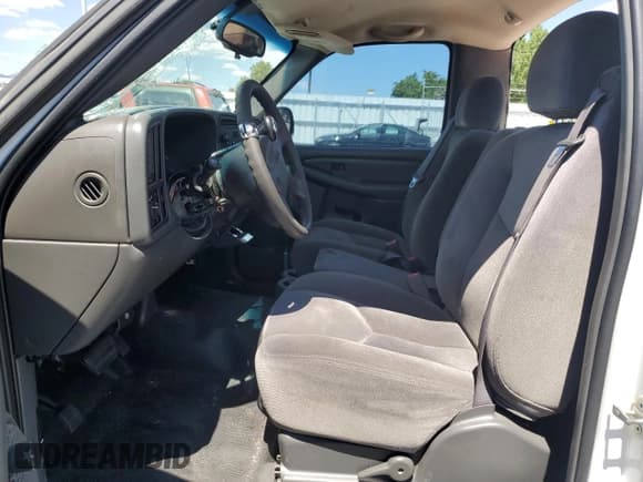 ✅ 2006 GMC Sierra 1500 Work Truck • VIN: 3GTEC14V76G173852 • Лот: 63993835. Опубликован ранее на Copart с пробегом 228 679 миль. Бесплатный доступ к архиву аукционных продаж из США и подробный отчёт об истории автомобиля на DreamBid. Изображение 7.