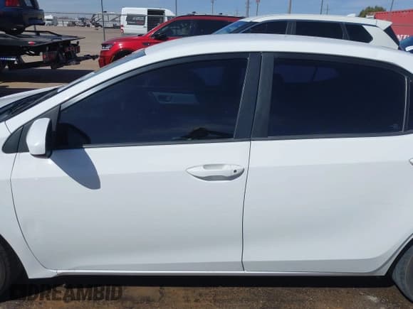 ✅ 2018 Toyota Corolla L • VIN: 5YFBURHE2JP779944 • Lot: 41784600. Listed on IAAI with 109,379 mi. Free auction sales archive from the USA and detailed vehicle history report at DreamBid. Image 14.