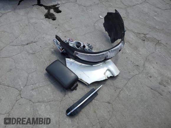 ✅ 2012 Chevrolet Malibu 1LT • VIN: 1G1ZC5E05CF332563 • Lot: 59368594. Listed on Copart with 130,061 mi. Free auction sales archive from the USA and detailed vehicle history report at DreamBid. Image 12.