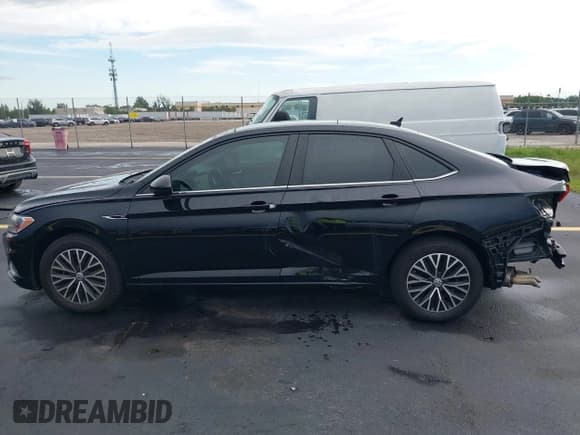 ✅ 2019 Volkswagen Jetta SEL • VIN: 3VWEB7BU2KM273950 • Lot: 42414034. Listed on IAAI with 84,100 mi. Free auction sales archive from the USA and detailed vehicle history report at DreamBid. Image 14.