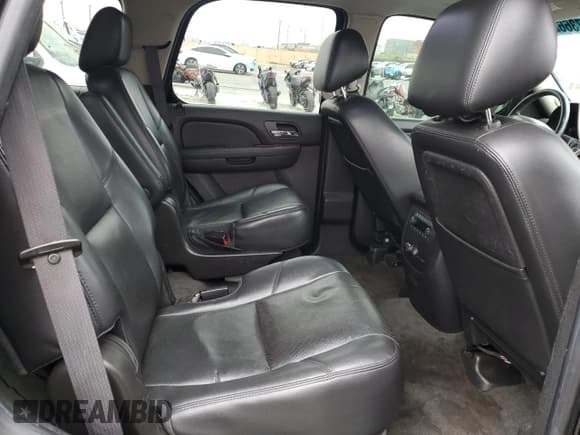 ✅ 2014 Chevrolet Tahoe LTZ • VIN: 1GNSCCE08ER156386 • Lot: 60736625. Listed on Copart with 207,510 mi. Free auction sales archive from the USA and detailed vehicle history report at DreamBid. Image 11.