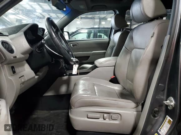 ✅ 2013 Honda Pilot EX-L • VIN: 5FNYF4H66DB043573 • Lot: 71915695. Wystawiony na Copart z przebiegiem 179 712 mil. Bezpłatny archiwum sprzedaży aukcyjnych z USA i szczegółowy raport historii pojazdu na DreamBid. Zdjęcie 7.