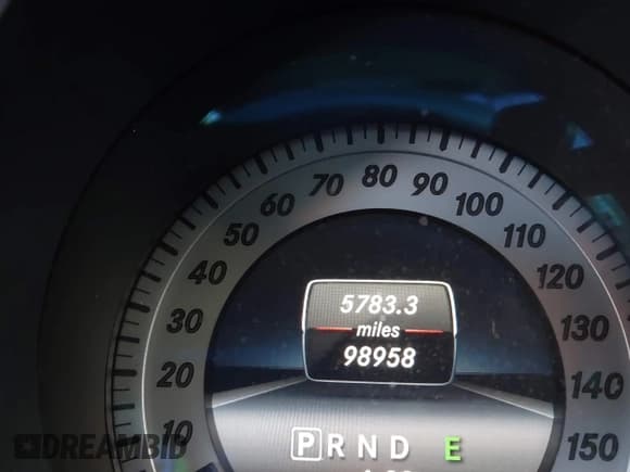 ✅ 2014 Mercedes-Benz C 250 • VIN: WDDGJ4HB8EG211556 • Lot: 40831987. Listed on IAAI with 98,958 mi. Free auction sales archive from the USA and detailed vehicle history report at DreamBid. Image 15.