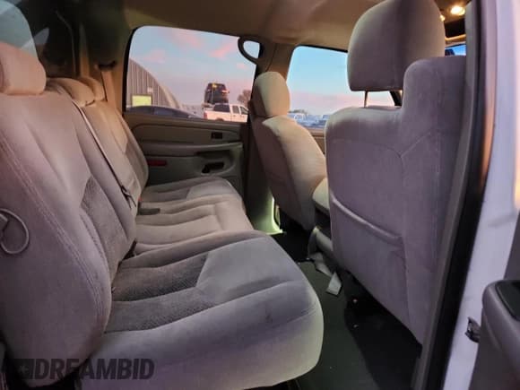 ✅ 2005 Chevrolet Avalanche LS • VIN: 3GNEC12Z25G235248 • Lot: 90607135. Listed on Copart with 202,740 mi. Free auction sales archive from the USA and detailed vehicle history report at DreamBid. Image 10.