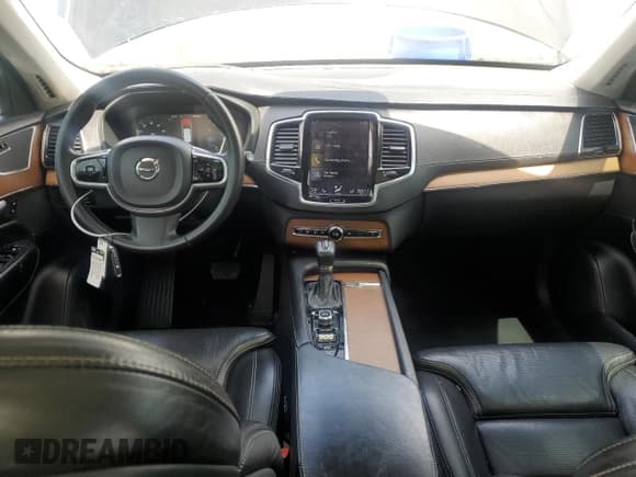 ✅ 2017 Volvo XC90 Inscription • VIN: YV4A22PL0H1170663 • Lot: 55111505. Listed on Copart with 136,792 mi. Free auction sales archive from the USA and detailed vehicle history report at DreamBid. Image 8.