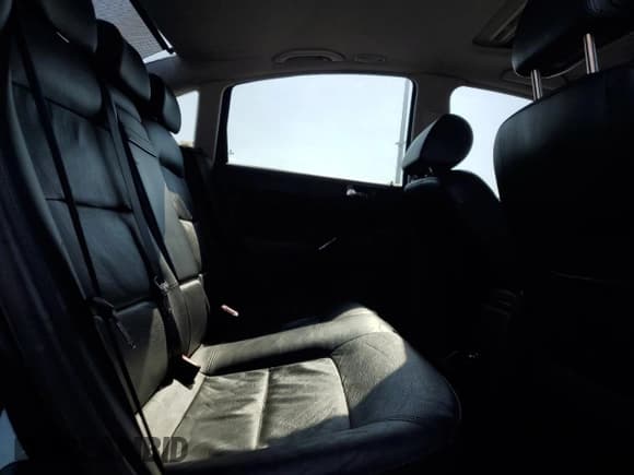 ✅ 2003 Volkswagen Passat GLX • VIN: WVWRH63B73P341214 • Lot: 54361985. Listed on Copart with 164,489 mi. Free auction sales archive from the USA and detailed vehicle history report at DreamBid. Image 10.