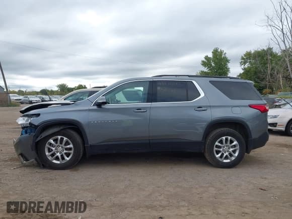 ✅ 2020 Chevrolet Traverse LT Cloth • VIN: 1GNERGKW4LJ171782 • Lot: 43415058. Wystawiony na IAAI z przebiegiem 76 109 mil. Bezpłatny archiwum sprzedaży aukcyjnych z USA i szczegółowy raport historii pojazdu na DreamBid. Zdjęcie 14.
