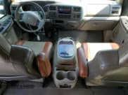 ✅ 2003 Ford Excursion Eddie Bauer • VIN: 1FMNU45S63EA80970 • Лот: 80620895. Опубликован ранее на Copart с пробегом 228 586 миль. Бесплатный доступ к архиву аукционных продаж из США и подробный отчёт об истории автомобиля на DreamBid. Изображение 8.