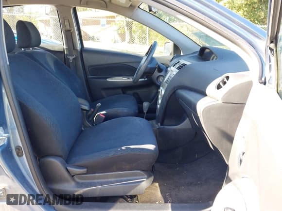 ✅ 2008 Toyota Yaris • VIN: JTDBT903481262902 • Lot: 43507150. Wystawiony na IAAI z przebiegiem 172 122 mil. Bezpłatny archiwum sprzedaży aukcyjnych z USA i szczegółowy raport historii pojazdu na DreamBid. Zdjęcie 5.