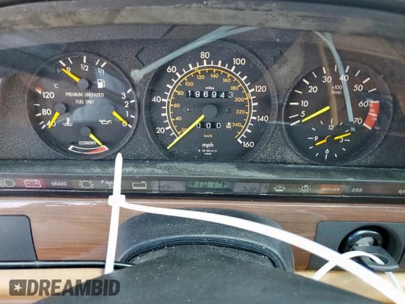 ✅ 1987 Mercedes-Benz 420 SEL • VIN: WDBCA35D8HA328374 • Lot: 81735115. Listed on Copart with 196,943 mi. Free auction sales archive from the USA and detailed vehicle history report at DreamBid. Image 9.