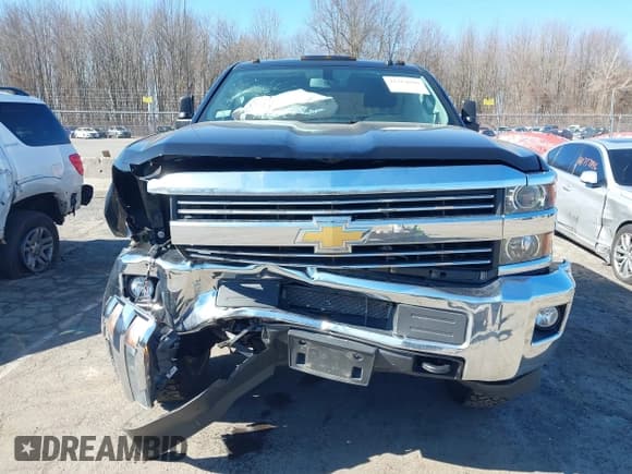 ✅ 2015 Chevrolet Silverado 2500HD LT • VIN: 1GC1KVEG9FF608249 • Lot: 41764810. Wystawiony na IAAI z przebiegiem 102 047 mil. Bezpłatny archiwum sprzedaży aukcyjnych z USA i szczegółowy raport historii pojazdu na DreamBid. Zdjęcie 6.