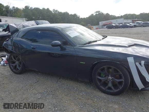 2018 Dodge Challenger R/T z VIN 2C3CDZBT2JH228242, wystawiony jako IAAI lot #43172225 z przebiegiem Nie podano mil oraz . Historia ofert i sprzedaży dostępna na DreamBid. Obrazek 13.