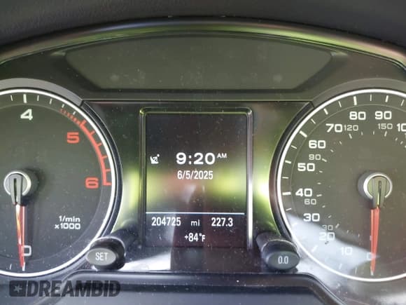 ✅ 2014 Audi Q5 Premium Plus • VIN: WA1CMAFP9EA071298 • Lot: 42442469. Listed on IAAI with 204,725 mi. Free auction sales archive from the USA and detailed vehicle history report at DreamBid. Image 7.