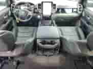 2025 Ram 1500 Laramie z VIN 1C6SRFJP3SN762247, wystawiony jako Copart lot #86773035 z przebiegiem 7 452 mil mil oraz Szkoda całkowita • Salvage title. Historia ofert i sprzedaży dostępna na DreamBid. Obrazek 8.