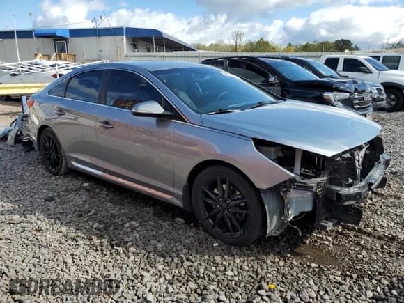 ✅ 2017 Hyundai Sonata Sport • VIN: 5NPE34AB8HH551960 • Lot: 90651185. Wystawiony na Copart z przebiegiem 95 805 mil. Bezpłatny archiwum sprzedaży aukcyjnych z USA i szczegółowy raport historii pojazdu na DreamBid. Zdjęcie 4.