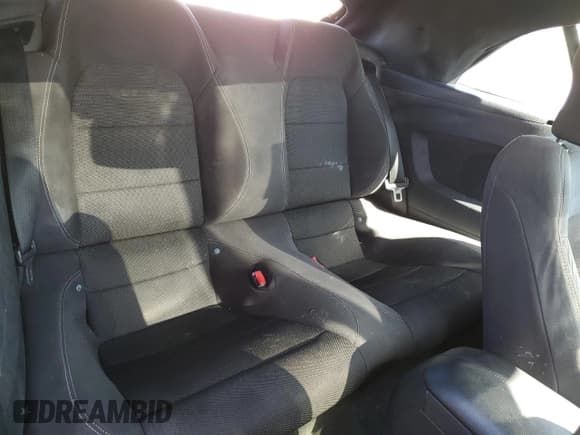 ✅ 2016 Ford Mustang V6 • VIN: 1FATP8EMXG5304202 • Lot: 85843775. Wystawiony na Copart z przebiegiem 137 319 mil. Bezpłatny archiwum sprzedaży aukcyjnych z USA i szczegółowy raport historii pojazdu na DreamBid. Zdjęcie 10.