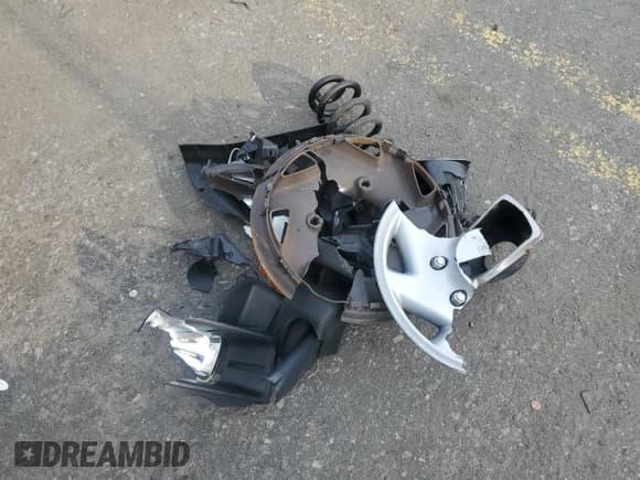 ✅ 2010 Ford Econoline Cargo Commercial • VIN: 1FTNE1EW5ADA49103 • Lot: 59706255. Wystawiony na Copart z przebiegiem 185 321 mil. Bezpłatny archiwum sprzedaży aukcyjnych z USA i szczegółowy raport historii pojazdu na DreamBid. Zdjęcie 13.