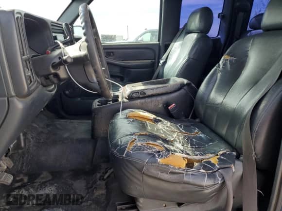 2002 Chevrolet Silverado 1500 with VIN 1GCEC19T72E170006, listed as a Copart auction lot 48615565 with 361,904 mi miles and Salvage title. Bid and sale history available at DreamBid. Image 7.