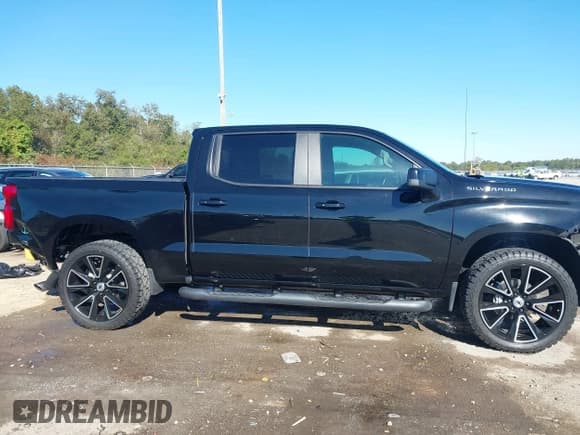 ✅ 2019 Chevrolet Silverado 1500 RST • VIN: 3GCUWDED7KG216185 • Lot: 43581654. Wystawiony na IAAI z przebiegiem 91 573 mil. Bezpłatny archiwum sprzedaży aukcyjnych z USA i szczegółowy raport historii pojazdu na DreamBid. Zdjęcie 14.