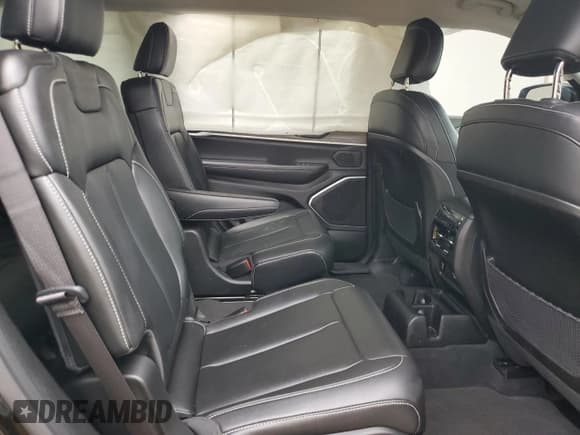 ✅ 2023 Jeep Grand Cherokee Limited • VIN: 1C4RJJBG5P8803175 • Lot: 63382395. Listed on Copart with 21,835 mi. Free auction sales archive from the USA and detailed vehicle history report at DreamBid. Image 11.