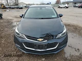 ✅ 2017 Chevrolet Cruze LT • VIN: 1G1BE5SM5H7197850 • Lot: 91531005. Wystawiony na Copart z przebiegiem 97 232 mil. Bezpłatny archiwum sprzedaży aukcyjnych z USA i szczegółowy raport historii pojazdu na DreamBid. Zdjęcie 5.