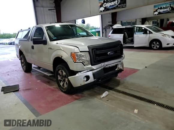 ✅ 2014 Ford F-150 XL • VIN: 1FTMF1EM9EFC06665 • Лот: 68975425. Опубликован ранее на Copart с пробегом 225 807 миль. Бесплатный доступ к архиву аукционных продаж из США и подробный отчёт об истории автомобиля на DreamBid. Изображение 13.