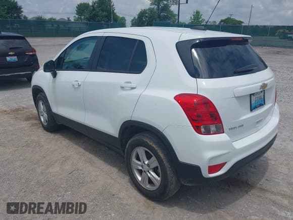 ✅ 2022 Chevrolet Trax LS • VIN: KL7CJNSM0NB527682 • Lot: 42468268. Listed on IAAI with 36,045 mi. Free auction sales archive from the USA and detailed vehicle history report at DreamBid. Image 3.