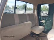 ✅ 2002 Ford F-150 XL • VIN: 1FTRX18W02NB38497 • Lot: 43327265. Wystawiony na IAAI z przebiegiem 163 966 mil. Bezpłatny archiwum sprzedaży aukcyjnych z USA i szczegółowy raport historii pojazdu na DreamBid. Zdjęcie 8.