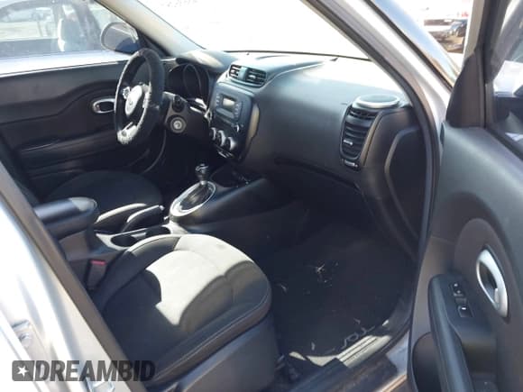 ✅ 2015 Kia Soul • VIN: KNDJN2A28F7813944 • Lot: 43636287. Listed on IAAI with 95,540 mi. Free auction sales archive from the USA and detailed vehicle history report at DreamBid. Image 5.