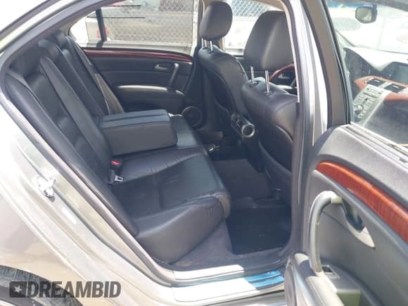 ✅ 2010 Acura RL Technology • VIN: JH4KB2F67AC001378 • Лот: 42537990. Опубликован ранее на IAAI с пробегом Не указан. Бесплатный доступ к архиву аукционных продаж из США и подробный отчёт об истории автомобиля на DreamBid. Изображение 8.