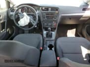 ✅ 2019 Volkswagen Golf S • VIN: 3VWW57AU2KM022911 • Lot: 59992194. Wystawiony na Copart z przebiegiem 15 619 mil. Bezpłatny archiwum sprzedaży aukcyjnych z USA i szczegółowy raport historii pojazdu na DreamBid. Zdjęcie 8.