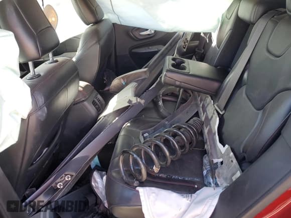 ✅ 2015 Jeep Cherokee Trailhawk • VIN: 1C4PJMBS4FW577590 • Lot: 92803025. Listed on Copart with 163,417 mi. Free auction sales archive from the USA and detailed vehicle history report at DreamBid. Image 12.