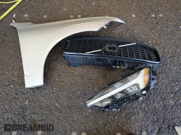 ✅ 2025 Volvo XC60 Core • VIN: YV4M12RJ7S1093423 • Лот: 70765565. Опубликован ранее на Copart с пробегом 14 396 миль. Бесплатный доступ к архиву аукционных продаж из США и подробный отчёт об истории автомобиля на DreamBid. Изображение 13.