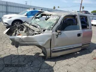 1999 Chevrolet Silverado 1500 LS with VIN 2GCEC19V2X1227593, listed as a Copart auction lot 60652195 with Not provided miles and Non repairable. Bid and sale history available at DreamBid. Image 1.