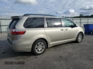 ✅ 2017 Toyota Sienna XLE Auto Access Seat • VIN: 5TDYZ3DC8HS776335 • Lot: 86506385. Wystawiony na Copart z przebiegiem 135 570 mil. Bezpłatny archiwum sprzedaży aukcyjnych z USA i szczegółowy raport historii pojazdu na DreamBid. Zdjęcie 3.