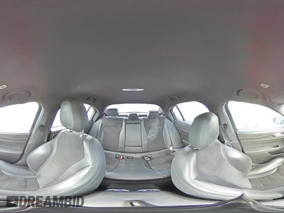 ✅ 2019 Alfa Romeo Giulia Quadrifoglio • VIN: ZARFAMEV4K7599309 • Lot: 69595785. Wystawiony na Copart z przebiegiem 62 184 mil. Bezpłatny archiwum sprzedaży aukcyjnych z USA i szczegółowy raport historii pojazdu na DreamBid. Zdjęcie 14.