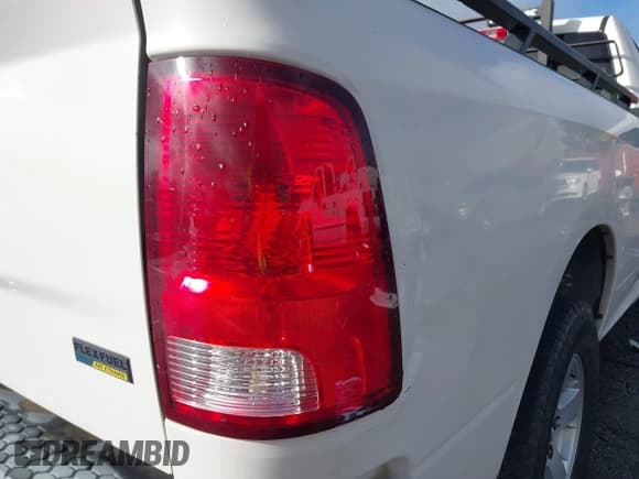 ✅ 2009 Dodge 1500 SLT • VIN: 1D3HB16P99J515973 • Lot: 41570647. Wystawiony na IAAI z przebiegiem 114 755 mil. Bezpłatny archiwum sprzedaży aukcyjnych z USA i szczegółowy raport historii pojazdu na DreamBid. Zdjęcie 12.