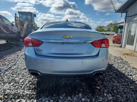 ✅ 2015 Chevrolet Impala LTZ • VIN: 1G1165S36FU116398 • Lot: 82065425. Wystawiony na Copart z przebiegiem 126 479 mil. Bezpłatny archiwum sprzedaży aukcyjnych z USA i szczegółowy raport historii pojazdu na DreamBid. Zdjęcie 6.