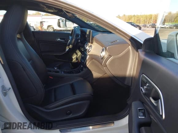 ✅ 2018 Mercedes-Benz CLA 250 • VIN: WDDSJ4EB6JN612723 • Lot: 43688240. Listed on IAAI with 99,517 mi. Free auction sales archive from the USA and detailed vehicle history report at DreamBid. Image 5.