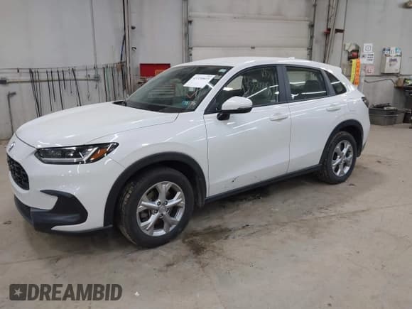 ✅ 2024 Honda HR-V LX • VIN: 3CZRZ2H35RM719109 • Lot: 43350815. Listed on IAAI with 29,816 mi. Free auction sales archive from the USA and detailed vehicle history report at DreamBid. Image 2.
