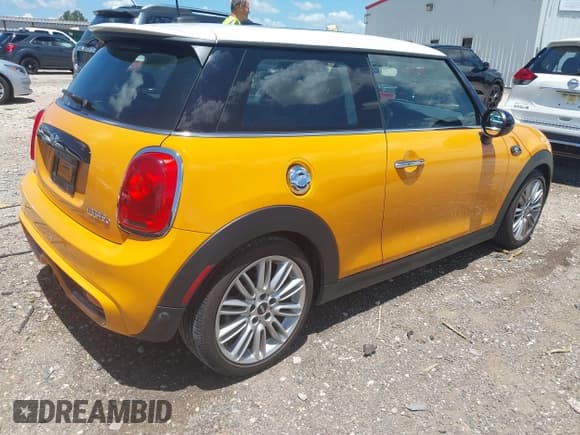 ✅ 2014 MINI Hardtop S • VIN: WMWXM7C5XET731640 • Лот: 42698349. Опубликован ранее на IAAI с пробегом 87 873 миль. Бесплатный доступ к архиву аукционных продаж из США и подробный отчёт об истории автомобиля на DreamBid. Изображение 4.