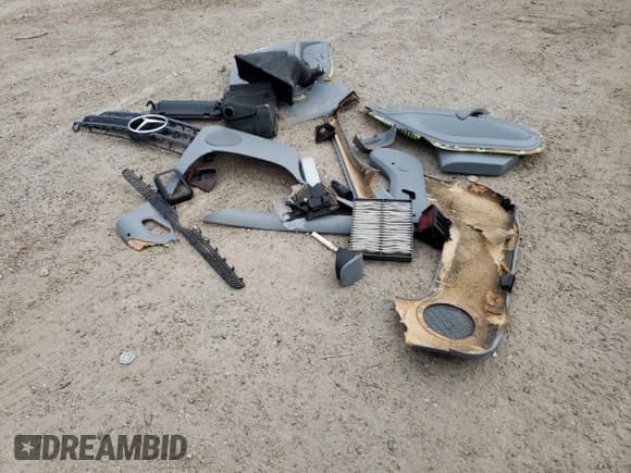 ✅ 2002 Mercedes-Benz M 320/430/500 • VIN: 4JGAB54E52A360097 • Lot: 72983104. Wystawiony na Copart z przebiegiem 199 445 mil. Bezpłatny archiwum sprzedaży aukcyjnych z USA i szczegółowy raport historii pojazdu na DreamBid. Zdjęcie 13.