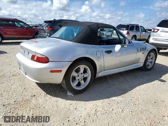 ✅ 2000 BMW Z3 2.5 • VIN: 4USCH934XYLG02372 • Лот: 74148364. Опубликован ранее на Copart с пробегом Не указан. Бесплатный доступ к архиву аукционных продаж из США и подробный отчёт об истории автомобиля на DreamBid. Изображение 3.