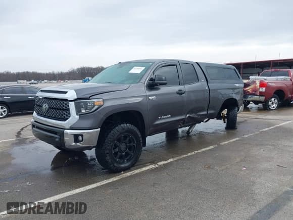✅ 2019 Toyota Tundra SR5 • VIN: 5TFUW5F17KX789934 • Lot: 41740856. Wystawiony na IAAI z przebiegiem 91 506 mil. Bezpłatny archiwum sprzedaży aukcyjnych z USA i szczegółowy raport historii pojazdu na DreamBid. Zdjęcie 18.