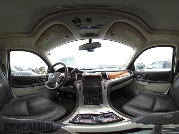 ✅ 2013 Cadillac Escalade ESV Platinum Edition • VIN: 1GYS3KEFXDR364642 • Лот: 41432876. Опубликован ранее на IAAI с пробегом 275 460 миль. Бесплатный доступ к архиву аукционных продаж из США и подробный отчёт об истории автомобиля на DreamBid. Изображение 18.