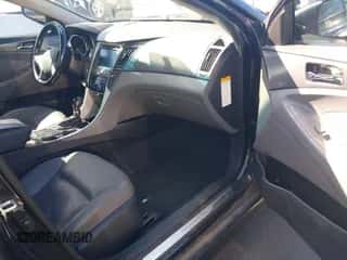 2014 Hyundai Sonata z VIN KMHEC4A45EA112084, wystawiony jako IAAI lot #43447895 z przebiegiem 107 656 mil mil oraz . Historia ofert i sprzedaży dostępna na DreamBid. Obrazek 5.