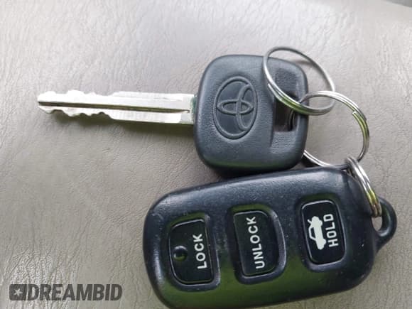 ✅ 2005 Toyota Camry LE • VIN: 4T1BE30KX5U955364 • Lot: 43717827. Listed on IAAI with 216,992 mi. Free auction sales archive from the USA and detailed vehicle history report at DreamBid. Image 11.