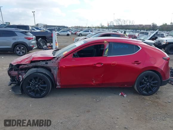 ✅ 2024 Mazda 3 Premium Plus • VIN: JM1BPBNY7R1656539 • Lot: 43728674. Listed on IAAI with 33,223 mi. Free auction sales archive from the USA and detailed vehicle history report at DreamBid. Image 15.