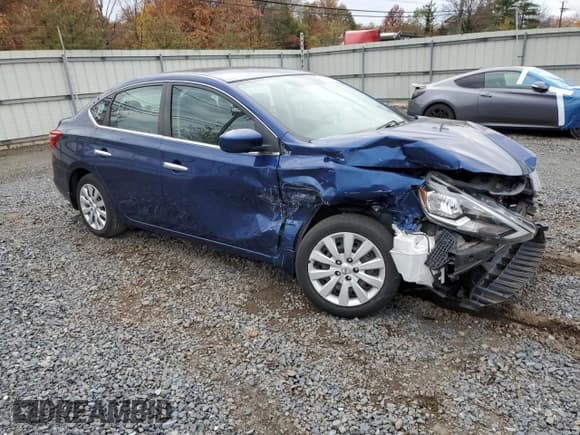 ✅ 2017 Nissan Sentra S • VIN: 3N1AB7AP6HY268865 • Lot: 85960015. Wystawiony na Copart z przebiegiem 11 794 mil. Bezpłatny archiwum sprzedaży aukcyjnych z USA i szczegółowy raport historii pojazdu na DreamBid. Zdjęcie 4.
