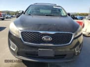 ✅ 2016 Kia Sorento LX • VIN: 5XYPGDA34GG061351 • Lot: 93342815. Wystawiony na Copart z przebiegiem 181 369 mil. Bezpłatny archiwum sprzedaży aukcyjnych z USA i szczegółowy raport historii pojazdu na DreamBid. Zdjęcie 5.